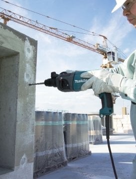 Makita HR2230 Delici 710W 2.6Joule