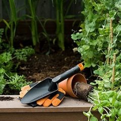 Fiskars Solid 137000 Küçük Toprak Küreği 29cm